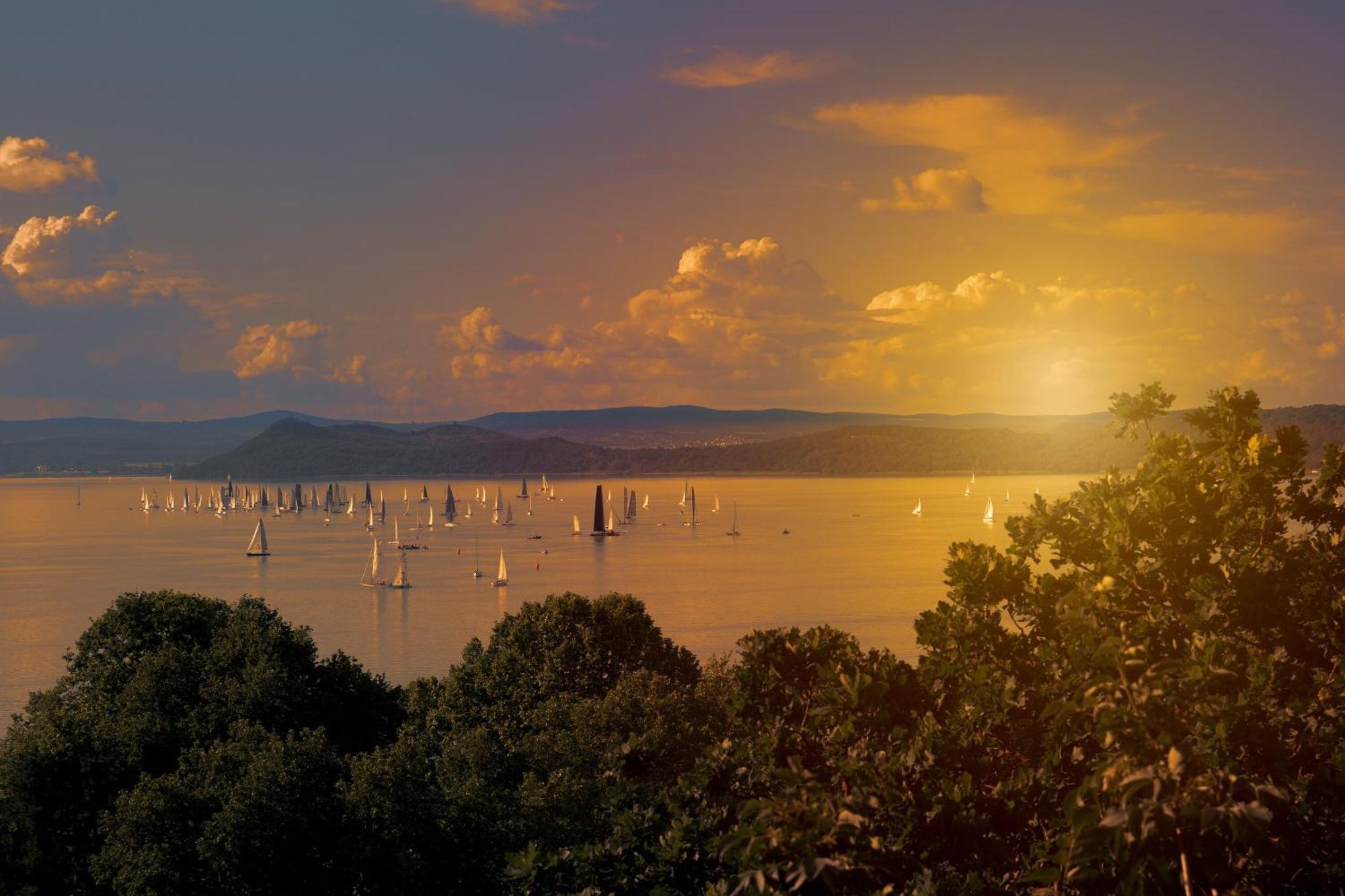 Lake Side Luxury Steps To The Lake Lela - Happy Rentals Balatonlelle Exterior foto